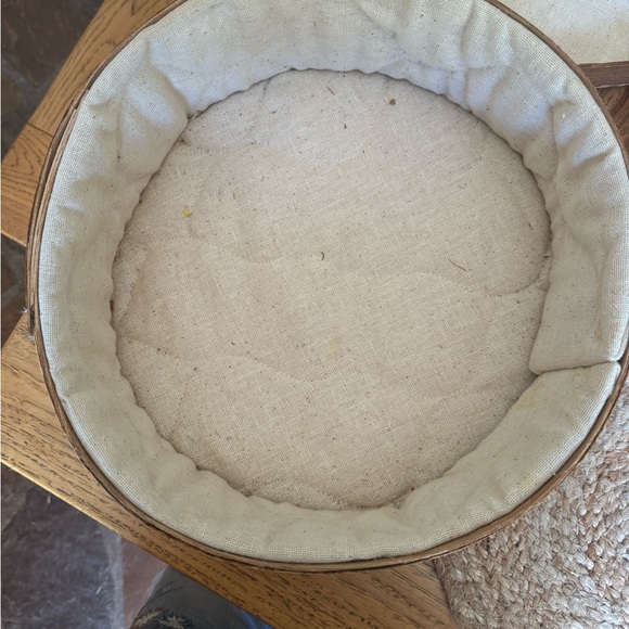 Painted cheese box , vintage 1981, no musky smell or stains - Picture 2 of 3